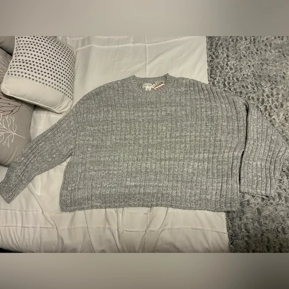 Jessica Simpson Heather Gray Ribbed Crewneck Sweater - Picture 1 of 7